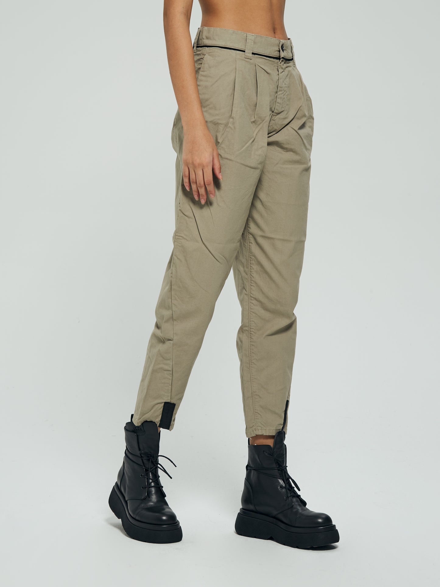 IXOS Pantalone con pinces BEIGE