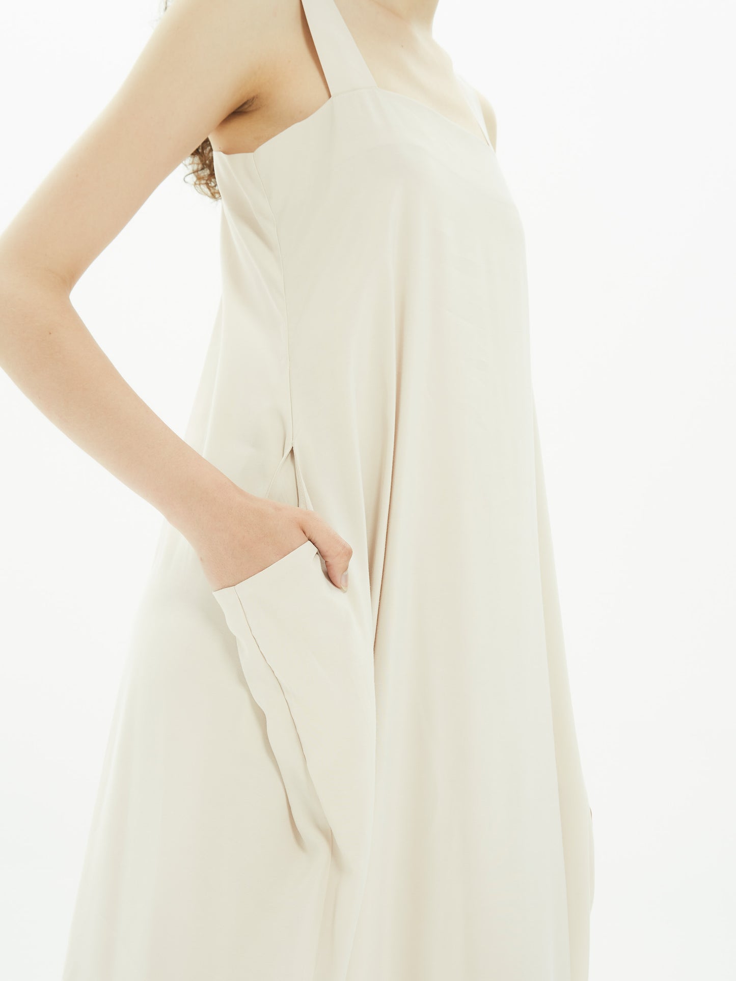 IXOS Abito midi con bretelle BEIGE